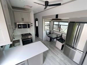 Nuevo 2026 Keystone Montana High Country 377FL - Product Image 6