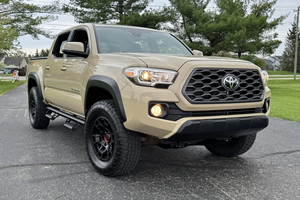 (W&T) PROMOCIÓN Venta de Toyota Tacoma Quicksand TRD Off-Road Doble Cabina 4x4 V6 6 Velocidades 2020 Usada - Camioneta de Alto Rendimiento - COCHE USADO - Product Image 5