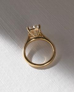 Coussin allongé coupe 12x10mm CZ Solitaire bague de fiançailles en or | Déclaration bijoux de proposition de mariée - Product Image 2