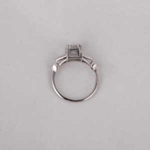 Bague de fiançailles vintage de luxe en or massif 14KT avec diamant de laboratoire de coupe ronde élégante bague personnalisée pour les cadeaux certifiés IGI - Product Image 5