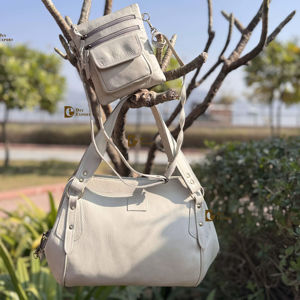 Combo de dos bolsos de cuero genuino: bolso tote y bolso bandolera. Bolso elegante en oferta. Bolsos de diseño únicos para mujer, multiusos. - Product Image 1