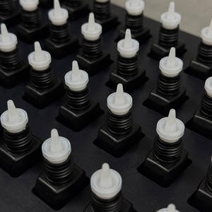 Pegamento Profesional para Extensiones de Pestañas de Marca Privada, Secado en 1-1.5 Segundos, Calidad Premium, Empaque Personalizado, Larga Duración, Paquete Premium - Product Image 6