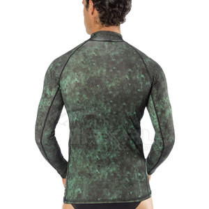 เสื้อแรชการ์ดผู้ชายคุณภาพสูง ระบายอากาศได้ดี แห้งเร็ว เป็นมิตรกับสิ่งแวดล้อม พิมพ์ลายแบบซับลิเมชั่น ออกแบบเองได้สำหรับผู้ใหญ่ ขายดี - Product Image 3