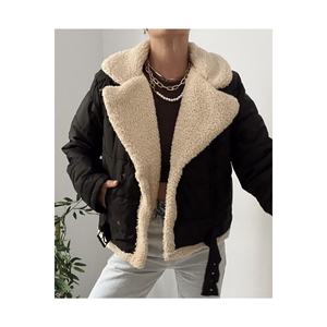 Cappotto riccio trapuntato nero (peluche) da donna - Product Image 2