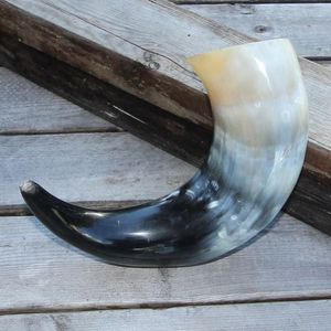 HOME HOTEL COCINA HECHO A MANO Edición Cuerno vikingo Diseño Premium con nuevo estilo para los amantes del hidromiel y la cerveza - Product Image 1