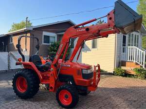 Tracteur compact Kubota BX2200 2001, tondeuse, 22 ch, 4 roues motrices, diesel - Product Image 3