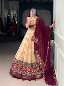 Navratri Spécial Tasar Soie Avec Feuille Travail Et Gamthi Travail Lehenga Choli Femme Fabricant De Mode De L'Inde Au Taux Le Plus Bas - Product Image 2