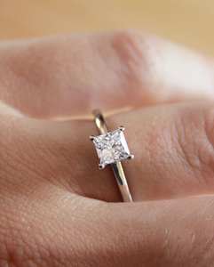 Bague de fiançailles Moissanite coupe princesse 7mm | Bague de mariée de mariage solitaire | Bijoux fins personnalisé argent or OEM - Product Image 1