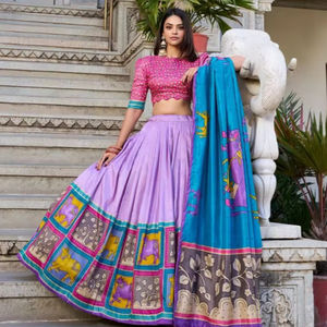 Concepteur de demoiselles d'honneur de style Bollywood Lehenga Choli Tussar Silk Kalamkari Print Work Fonctions de mariage - Product Image 1