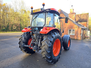 Tracteur Kubota L3240 prêt à être expédié avec chargeur frontal et arrière - Product Image 6