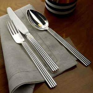 Ensemble de couverts en or en acier inoxydable avec un design moderne unique, ensemble de couverts en or de haute qualité avec fourchette à Dessert et cuillère de 5 pièces - Product Image 3