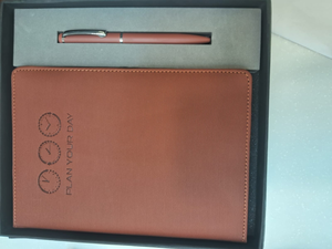 Innovador Set de Regalo Promocional 2024 para Uso en Oficina Comercial - Cuero PU de Color Personalizado para Graduación, Día de la Madre, Día del Padre - Product Image 4