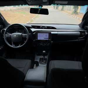 Toyota Hilux 2024 en perfecto estado para aventuras - Product Image 5
