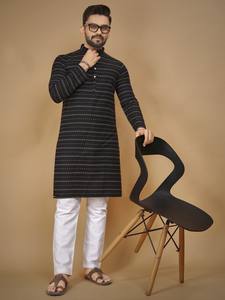 Premium Male Adult Soft Cotton Kurta Diseño de tejido de seda formal para fiestas y bodas - Product Image 4