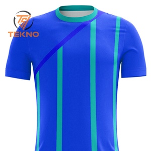 Vente en gros de vêtements de football personnalisés à séchage rapide vert noir et blanc ensemble complet maillot et uniforme à prix économique Service OEM - Product Image 4