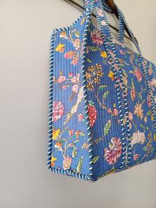 Sac fourre-tout en coton matelassé pour femmes indiennes, imprimé à la main, brodé, motif jungle, fermeture éclair, pour le shopping - Product Image 3