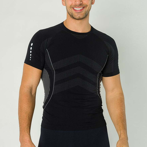 T-shirt de compression athlétique pour homme 230 GSM en polyester et élasthanne extensible, séchage rapide, pour entraînement sportif, fournisseur OEM - Product Image 2