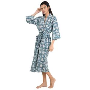 Robe de plage style kimono bohème en pur coton, imprimée à la main, motif floral gris-vert, idéale comme paréo ou tenue de bain. - Product Image 6