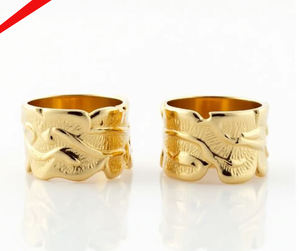 Rond de serviette en métal fini doré brillant de forme ronde pour hôtel - Product Image 1