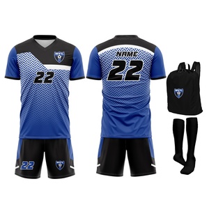 Nouvel ensemble d'uniformes de football respirants à manches courtes de haute qualité fabriqués au Pakistan avec logo personnalisé à bas prix - Product Image 1