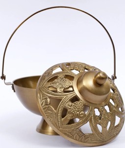 Brûleur d'encens en métal porte-encens en laiton antique de conception de renne pour la maison et l'usage décoratif religieux brûleur d'encens en laiton - Product Image 5