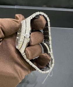 Montre en diamant Moissanite VVS entièrement glacée, style professionnel moderne et élégant en acier inoxydable de luxe avec clous Moissanite - Product Image 5