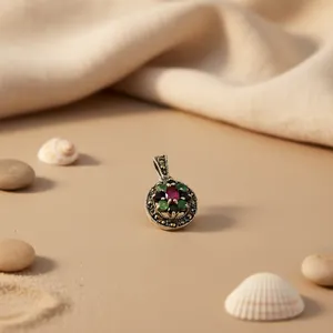 Pendentif en argent 925 avec rubis et marcassite, pierres précieuses vertes, design floral vintage, bijoux unisexes pour tous les jours - Product Image 3