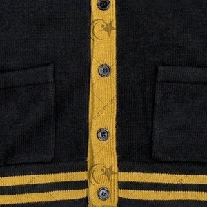 Venta al por mayor personalizado negro y oro botón up Varsity punto cárdigan suéter chenille carta parche ropa - Product Image 5