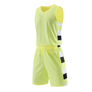 Nouveau style de kit d'uniforme de basket-ball pour hommes avec logo personnalisé uniforme de basket-ball de sublimation sportive de haute qualité à bas prix - Product Image 4