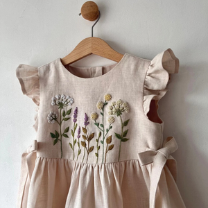 Vestido de lino suave bordado a mano para niñas, estilo informal para el primer cumpleaños de niños pequeños, OEM hecho en Vietnam - Product Image 1