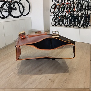 Bolsa de herramientas de bicicleta lateral de cuero impermeable de tamaño personalizado de alta calidad 2025 al por mayor calidad de exportación para accesorios de bicicleta de motocicleta - Product Image 1