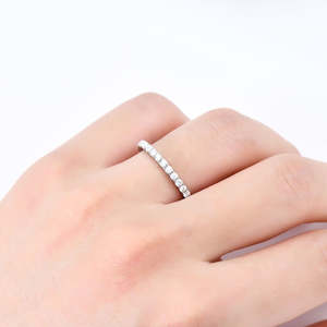 Anillo de Compromiso y Matrimonio de Moissanita de 2 mm con Diseño Clásico de Eternidad Completa, Anillos de Plata de Ley 925 de Moda, Regalos de Joyería para Mujer - Product Image 4