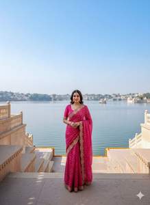 Sari en Georgette Pur d'Exportation Dhwaja avec Imprimé Bandhani de Jodhpur, Bordure avec Travail Pita et Butti, Origine Gujarat, Sari pour Femmes - Product Image 2