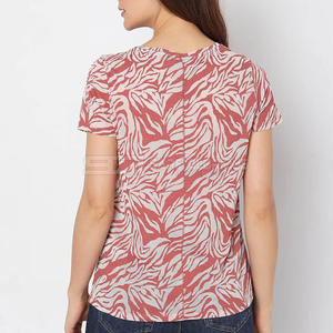 Camiseta de Mujer Personalizada 100% Algodón, Sublimada, Cómoda, de Alta Calidad, Diseño Único, Casual, Holgada, con Estampado Sólido - Product Image 2