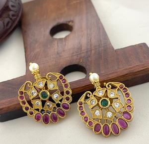 Pendientes de Moda de Alta Calidad Chapados en Oro con Piedras de Aspecto Tradicional para Bodas y Festivales, Colecciones para Mujeres y Niñas - Product Image 2