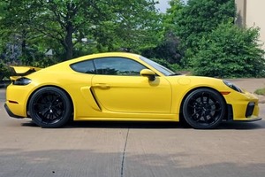 GT4 2023 P-orsche 718 Cayman