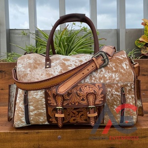 Main usiné et cheveux sur cuir de vachette grand sac polochon en cuir véritable sac à bagages de nuit voyage sacs de week-end pour unisexe - Product Image 1