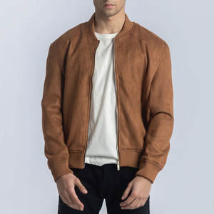 Blouson bombardier en daim pour hommes imprimé de logo personnalisé nouvel article haut de gamme veste universitaire en daim à l'aspect vintage en tissu camel - Product Image 1