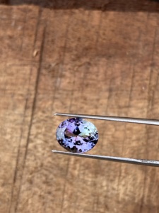 อัญมณีทรงวงรีสีกะรัตแทนซาไนต์2.81ธรรมชาติที่ผ่านการรับรองแล้ว - Product Image 4