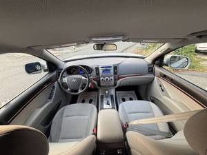 Hyundai Veracruz 2011 usado en venta a bajo precio - Product Image 2