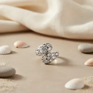 Anillo de Plata de Ley 925 para Mujer con Topacio Blanco, Engaste Privado con Licencia, Diseño Hecho a Mano, Joyería Elegante - Product Image 1