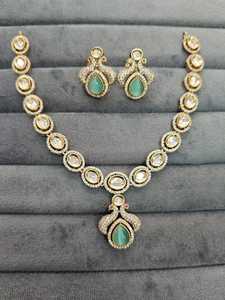 Collar de compromiso de boda de estilo étnico de Bollywood chapado en oro para mujer AD CZ Victoria Set Zircon Number Shape Fashion Strand - Product Image 3