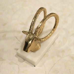 Belle conception fabriquée à la main en laiton cerf Showpiece pour la décoration intérieure Logo personnalisé fabriqué en Inde par l'usine. - Product Image 2