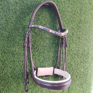 Bride de cheval en cuir roulé italienne importée de qualité supérieure équine avec fronces roulées et équipement pour cheval à muserolle en cuir verni - Product Image 3