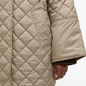 Chaqueta Acolchada Clásica para Mujer, Abrigo Cálido y Cómodo, Chaqueta Acolchada de Nailon 2026 con Cierre Completo, Estilo Urbano, Personalizable OEM - Product Image 5