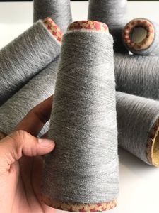 Hilo de Poliéster Virgen de Primera Calidad en Tono Plateado Melange, Hilo de Tejer de Alta Resistencia Disponible a Precio de Fábrica Económico - Product Image 4