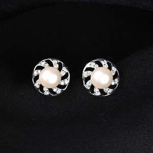 NOVAMART Fine <b>Silver</b> Damsa Real Pearl <b>Stud</b> Earrings Elegant Flower Shaped <b>Studs</b> Wholesale Export - Product Image 2