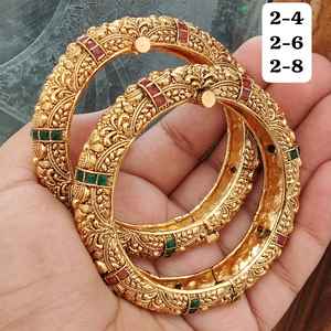 Haute qualité en laiton haute or deux pièces ouvrable Kada pour les femmes bracelets traditionnels indiens idéaux pour les mariages, les occasions festives - Product Image 2