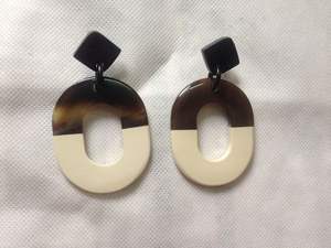 Pendientes de Cuerno de Búfalo Natural Blanco y Negro, Pendientes de Cuerno de Vaca Antiguos Hechos a Mano, Artesanía Natural - Product Image 3