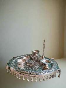 Juego de Platos Tradicionales Alemanes de Plata Antigua de HF INDUSTRIES, Aptos para Microondas, para Pooja, Bodas y Festividades, a un Precio Razonable - Product Image 6